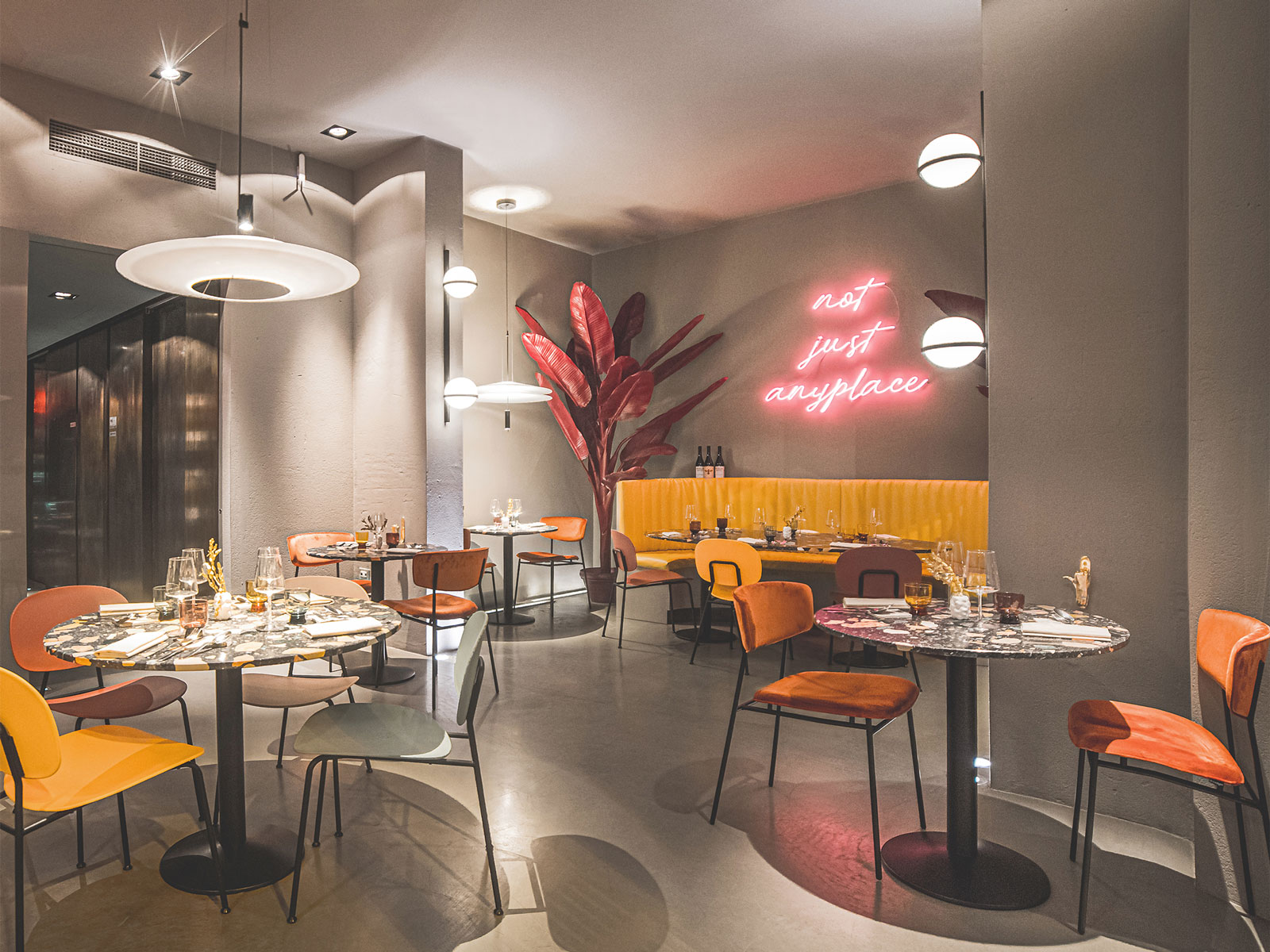 Vibia The Edit - A Vibrant Tuscan Restaurant - Palma Flamingo