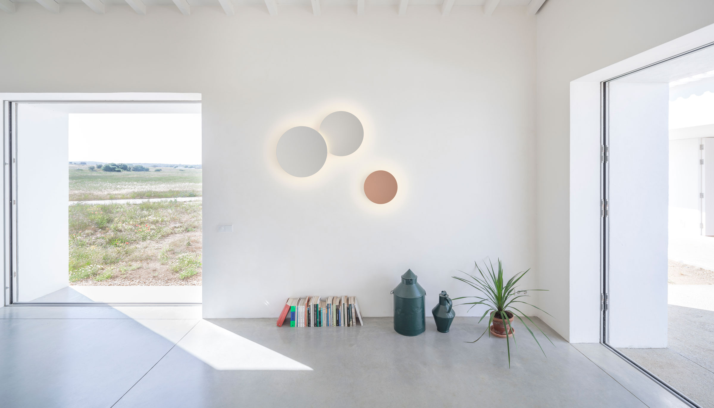 Vibia The Edit - My Pick: Wall Lights - Puck Wallart