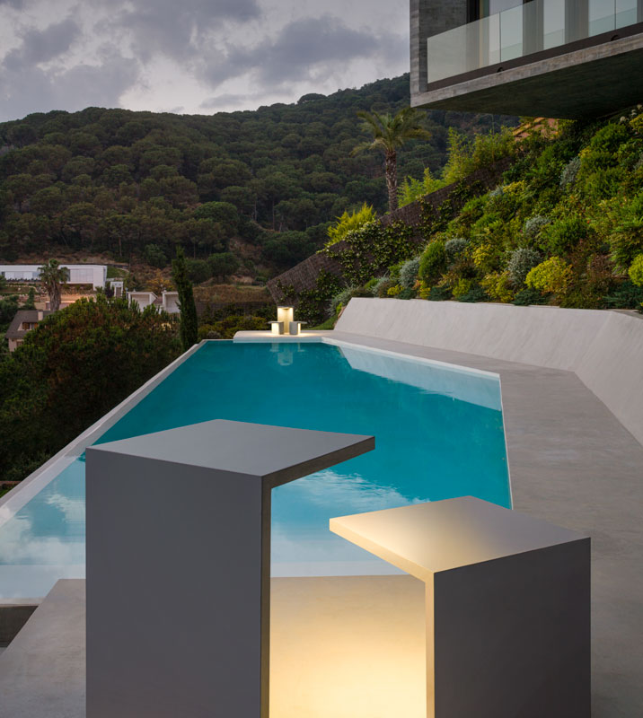 Vibia The Edit - Create an Outdoor Oasis